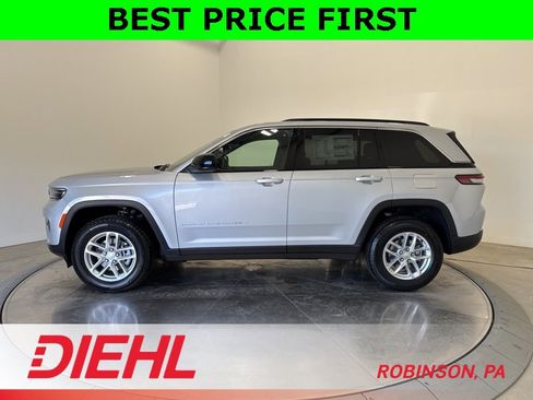 New 2025 Jeep Grand Cherokee Laredo w/ Luxury Tech Group I image 4