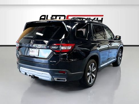Used 2025 Honda Pilot Elite image 7