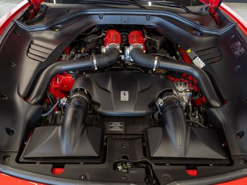 Used 2017 Ferrari California T image 28