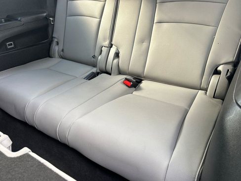 Used 2018 Honda Pilot Touring image 15