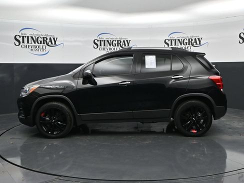 Used 2019 Chevrolet Trax LT w/ Sun & Sound Package AWD/4WD image 4