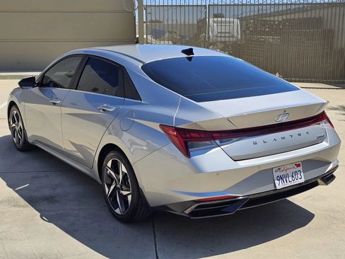 Used 2022 Hyundai Elantra Limited FWD image 7