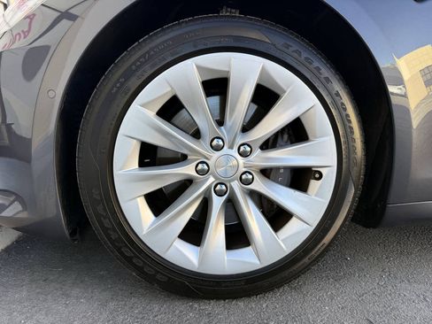 Used 2018 Tesla Model S 75D AWD/4WD image 33