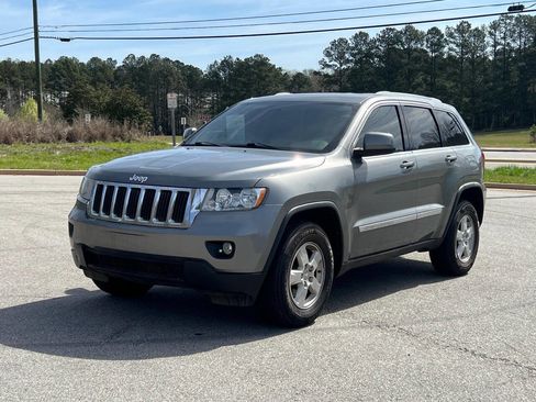 Used 2012 Jeep Grand Cherokee Laredo w/ Laredo E Group image 2