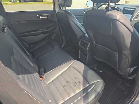 Used 2024 Ford Edge SEL image 11