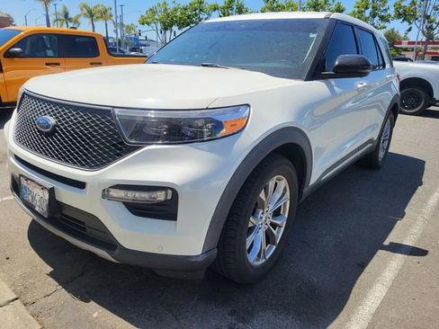 Used 2021 Ford Explorer Limited w/ Equipment Group 301A RWD image 2