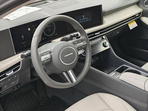 New 2025 Hyundai Sonata Limited image 3