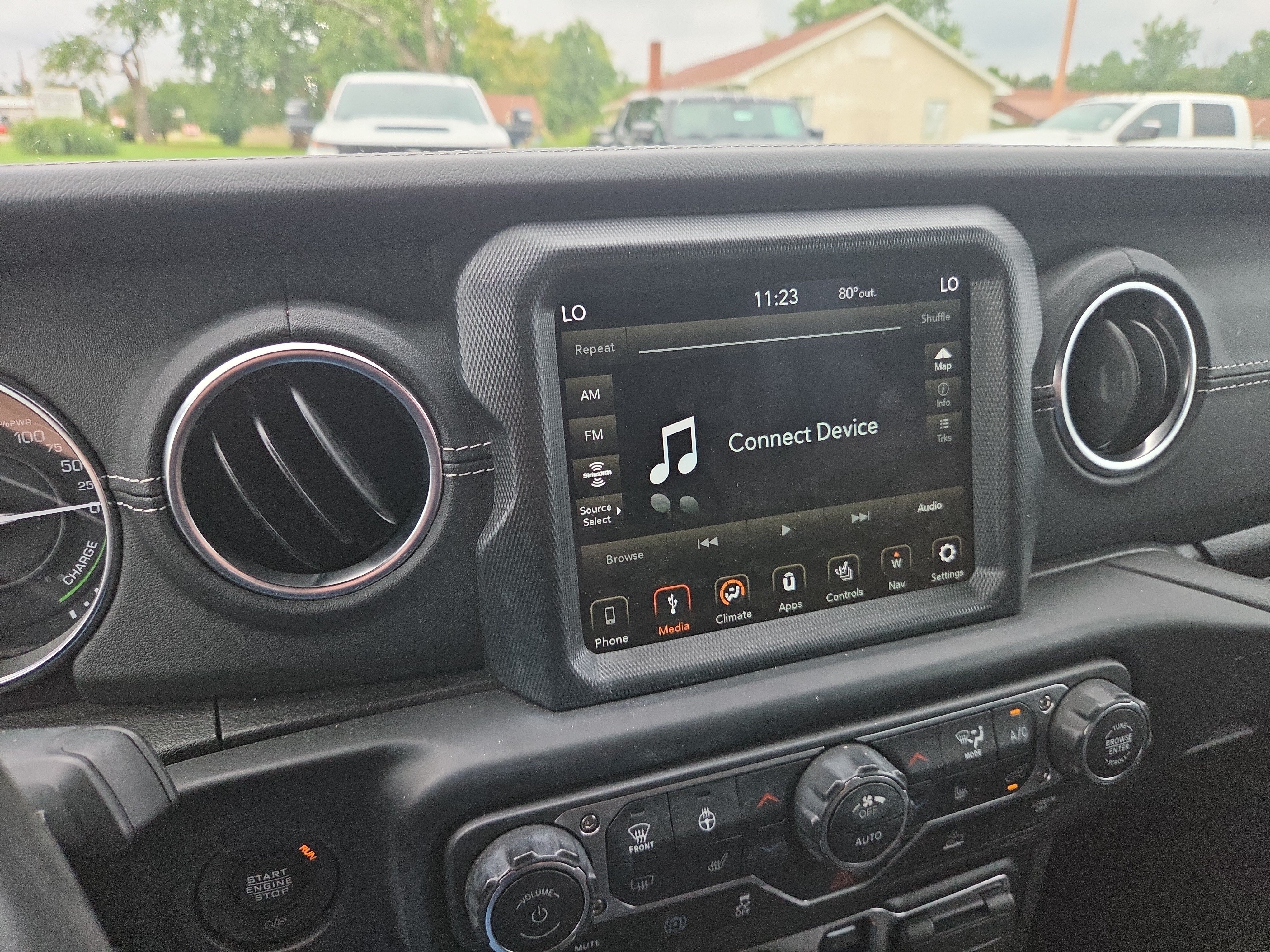 Used 2022 Jeep Wrangler Unlimited Sahara w/ Cold Weather Group AWD/4WD image 9