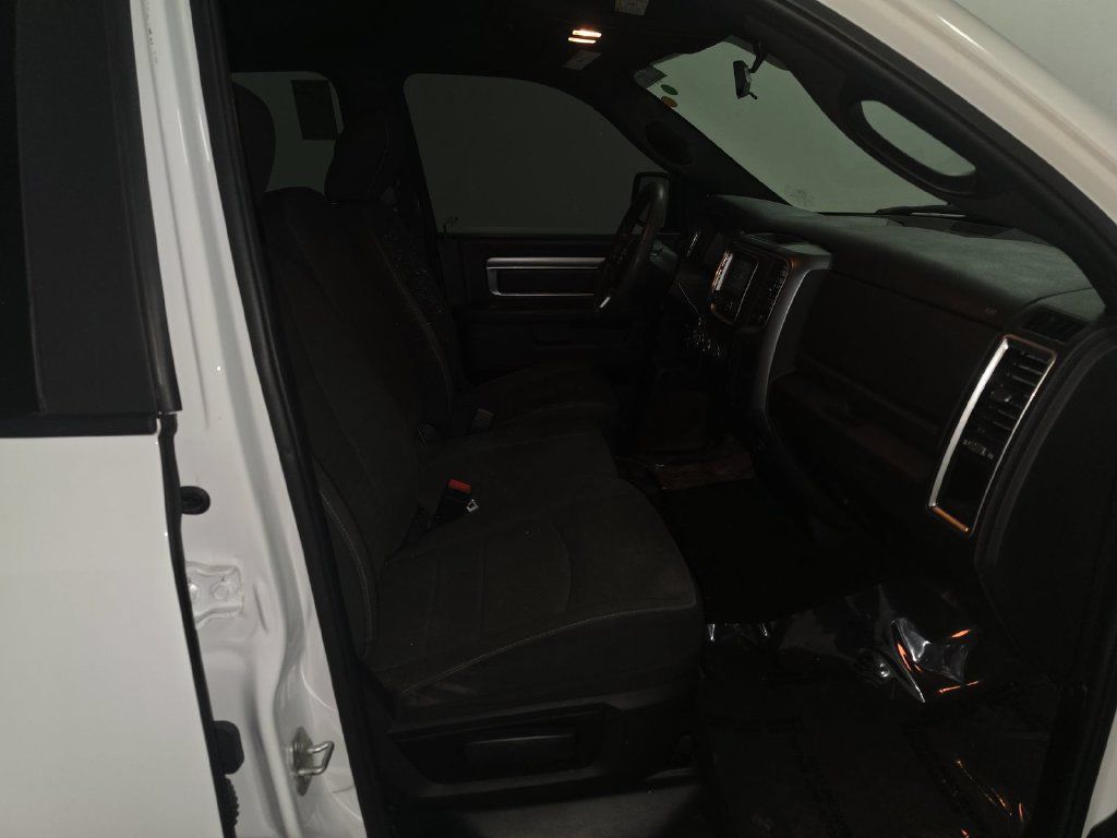 Used 2024 RAM 1500 Warlock RWD image 8