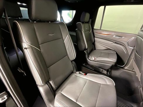 Used 2024 Cadillac Escalade ESV Premium Luxury AWD/4WD image 32
