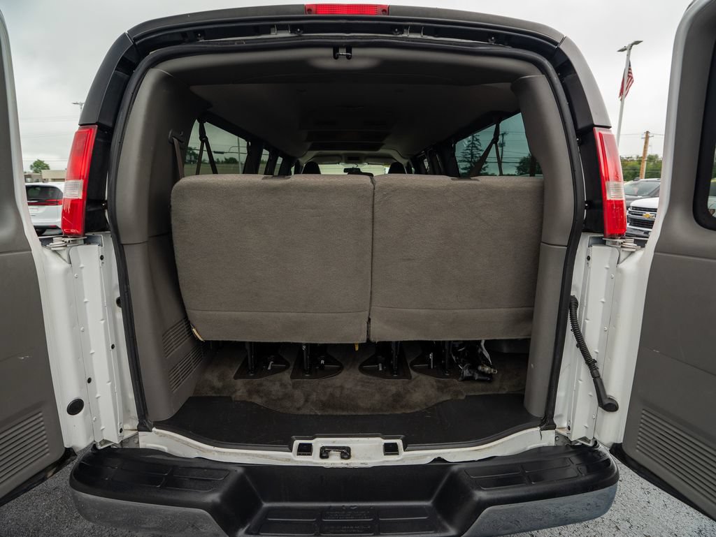 Used 2018 Chevrolet Express 3500 LT w/ LT Preferred Equipment Group RWD image 11