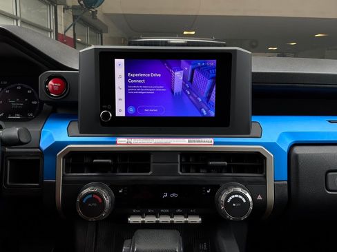 Used 2025 Toyota Tacoma TRD Off-Road image 25