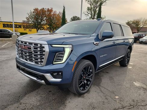 New 2026 GMC Yukon XL Denali w/ Sun & Power Step Package image 8