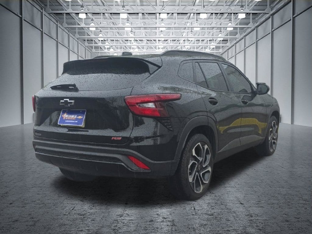 Certified 2025 Chevrolet Trax RS w/ Sunroof Package FWD image 6