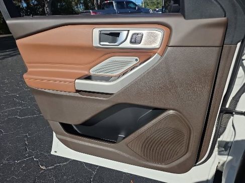 Certified 2022 Ford Explorer King Ranch w/ Class IV Trailer Tow Package image 9