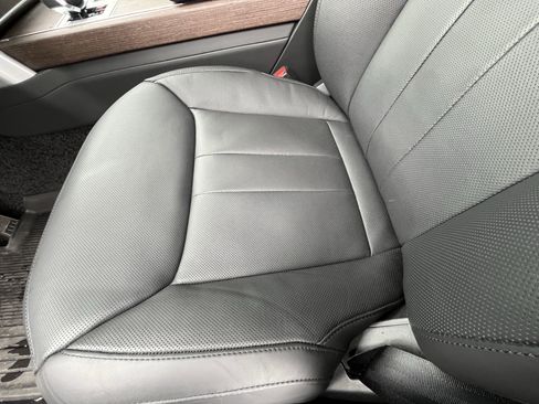 Used 2025 Land Rover Range Rover Long Wheelbase SE image 15