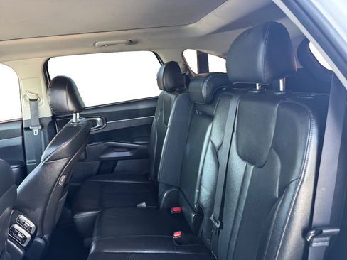 Used 2022 Kia Sorento S w/ Panoramic Sunroof Package FWD image 11
