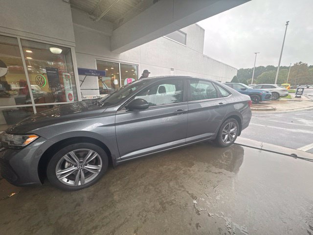 Used 2023 Volkswagen Jetta SE FWD image 12