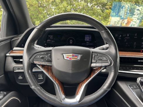 Used 2021 Cadillac Escalade ESV Premium Luxury AWD/4WD image 24
