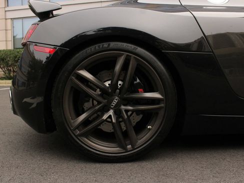 Used 2014 Audi R8 V8 w/ Enhanced Leather Package AWD/4WD image 9