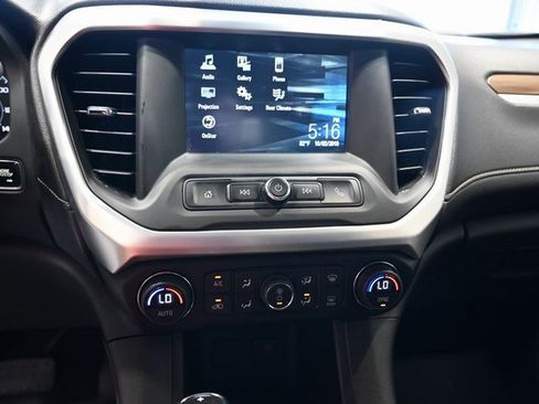 Used 2019 GMC Acadia SLE image 15