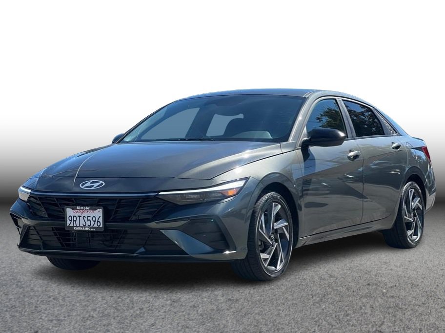 Used 2025 Hyundai Elantra SEL FWD image 1