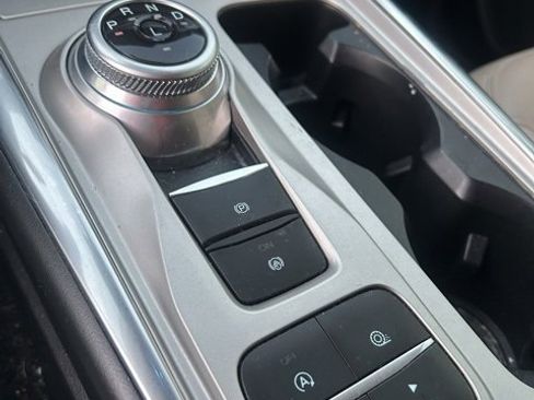 Used 2021 Ford Explorer XLT w/ Equipment Group 202A image 14