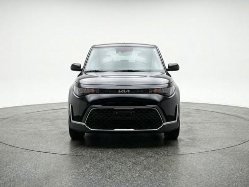 Used 2025 Kia Soul LX w/ LX Technology Package image 2