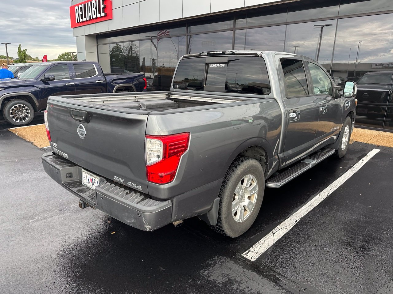 Used 2017 Nissan Titan SV AWD/4WD image 7