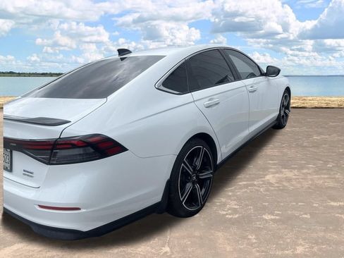 Used 2024 Honda Accord Sport image 2