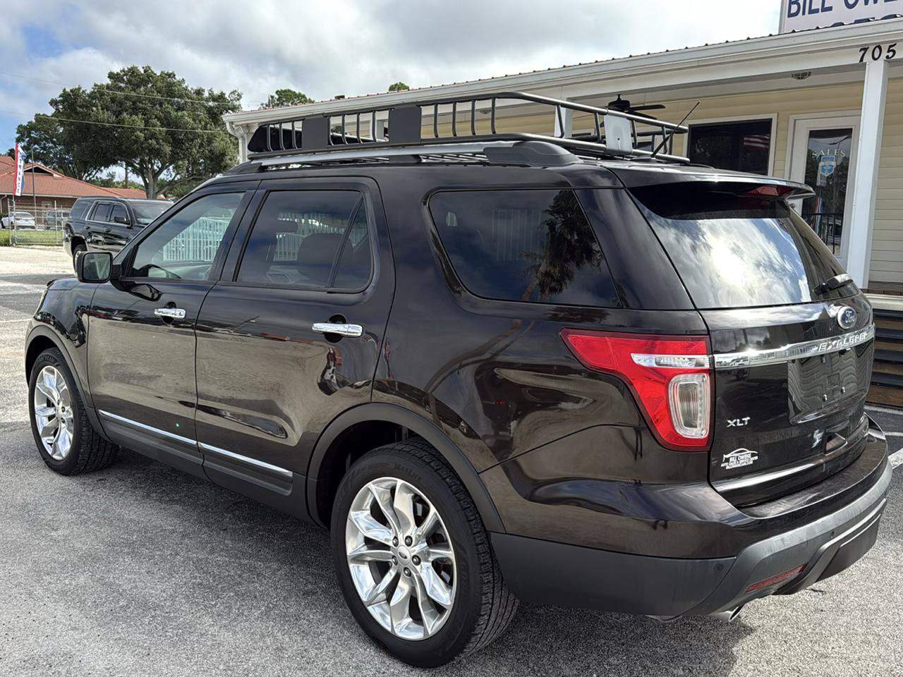 Used 2014 Ford Explorer XLT w/ Equipment Group 202A FWD image 3
