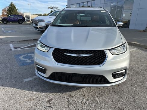 New 2026 Chrysler Pacifica Pinnacle w/ Trailer Tow Group image 10