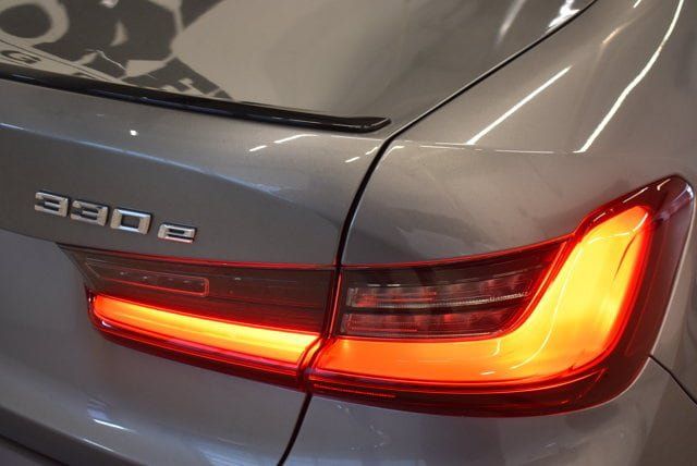 Used 2023 BMW 330e xDrive w/ M Sport Package AWD/4WD image 12