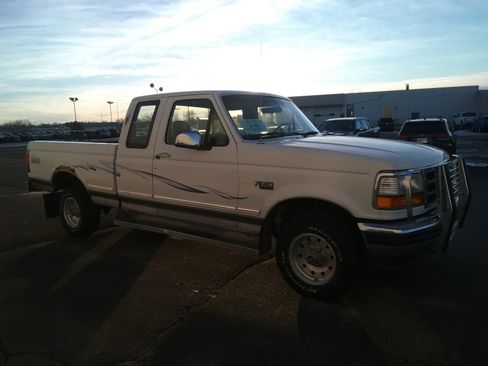 Used 1994 Ford F150 XL image 4