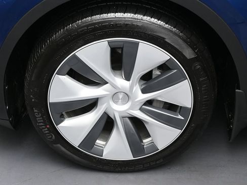 Used 2021 Tesla Model Y Long Range AWD/4WD image 20