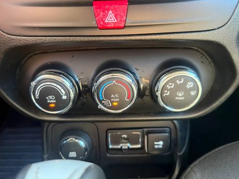Used 2016 Jeep Renegade Sport w/ Power & Air Group AWD/4WD image 20