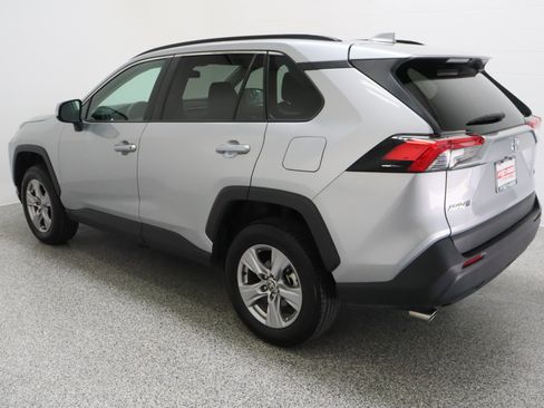 Used 2025 Toyota RAV4 XLE FWD image 9