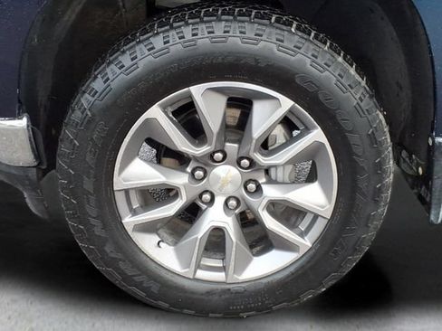 Used 2022 Chevrolet Silverado 1500 LT AWD/4WD image 10