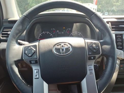 Used 2024 Toyota 4Runner SR5 Premium w/ Moonroof Package RWD image 27