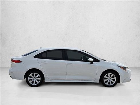 Certified 2025 Toyota Corolla LE FWD image 4