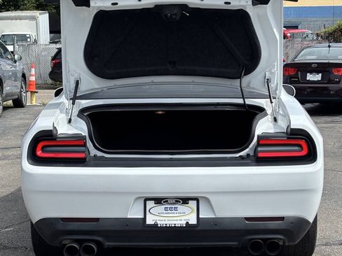 Used 2016 Dodge Challenger R/T Scat Pack RWD image 9