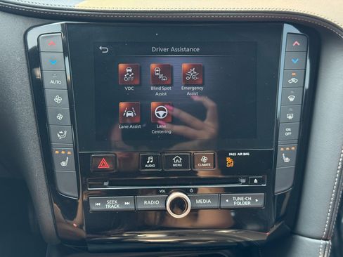 Used 2023 INFINITI QX50 Luxe FWD image 30