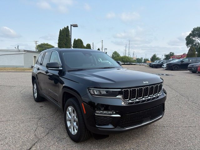 Used 2023 Jeep Grand Cherokee Limited AWD/4WD image 7
