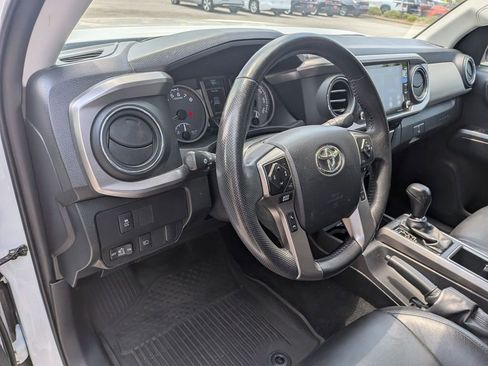 Used 2023 Toyota Tacoma SR5 RWD image 17