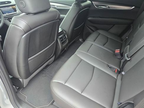 New 2026 Cadillac XT5 Luxury image 12