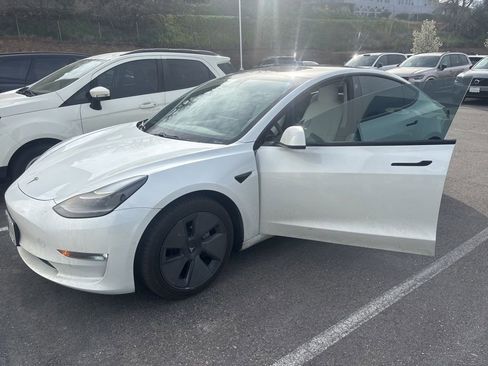 Used 2021 Tesla Model 3 Long Range image 1
