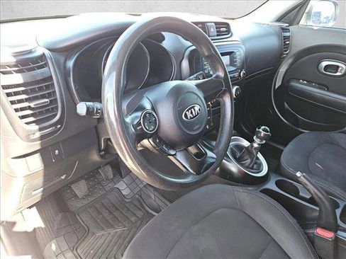 Used 2015 Kia Soul image 9