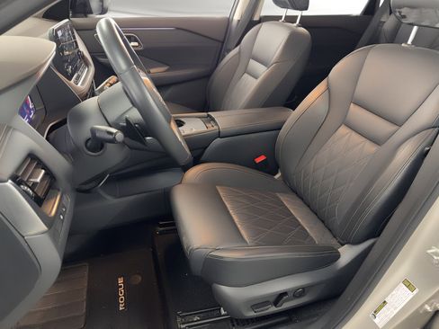 Used 2023 Nissan Rogue Platinum w/ Platinum Premium Package FWD image 5