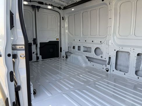 New 2025 Ford Transit 250 148 Medium Roof image 54