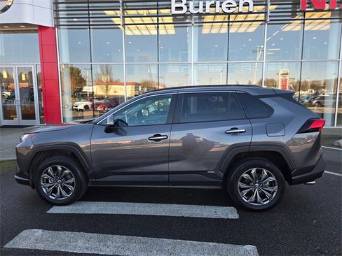 Used 2022 Toyota RAV4 Limited image 11